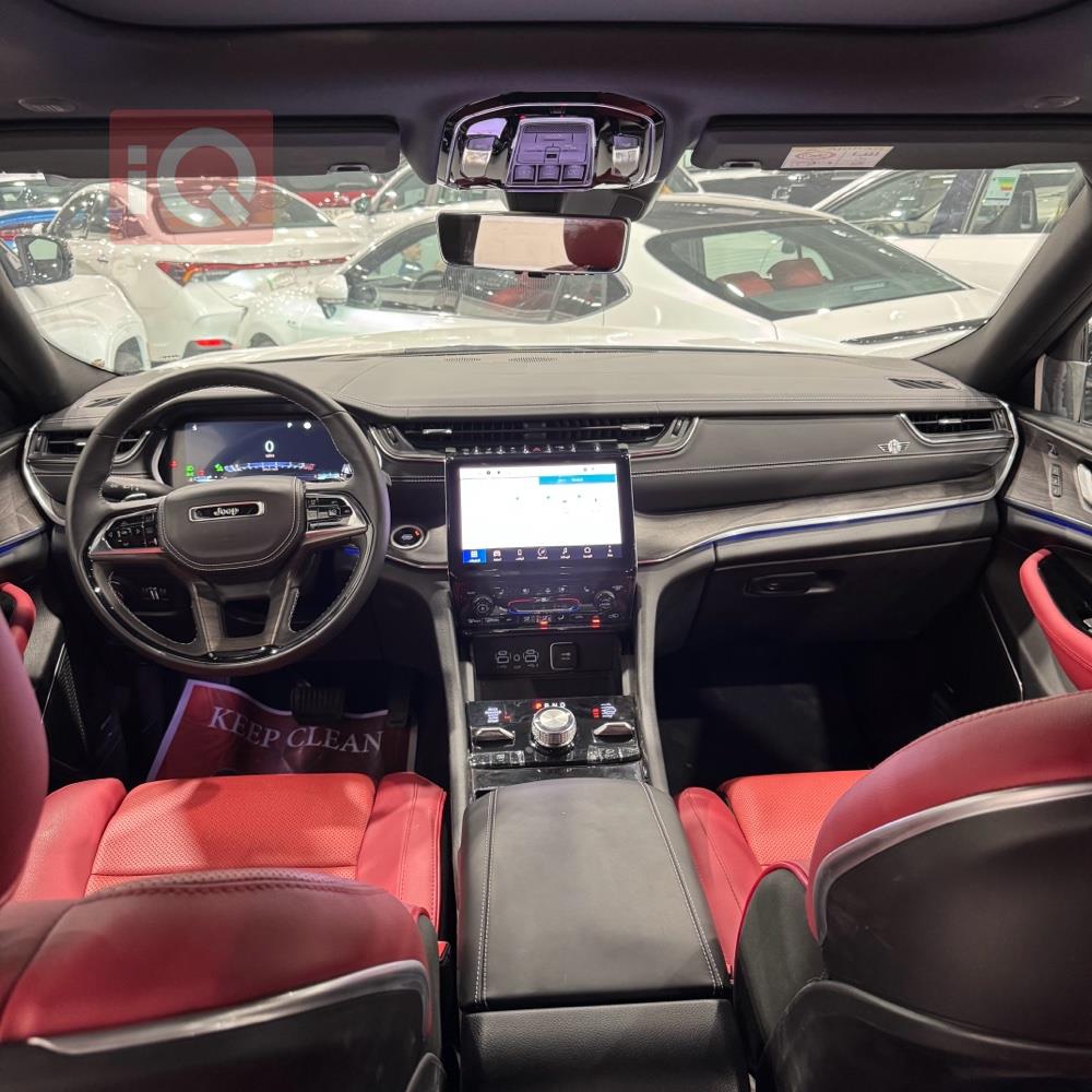 جیپ گراند شیرۆکی